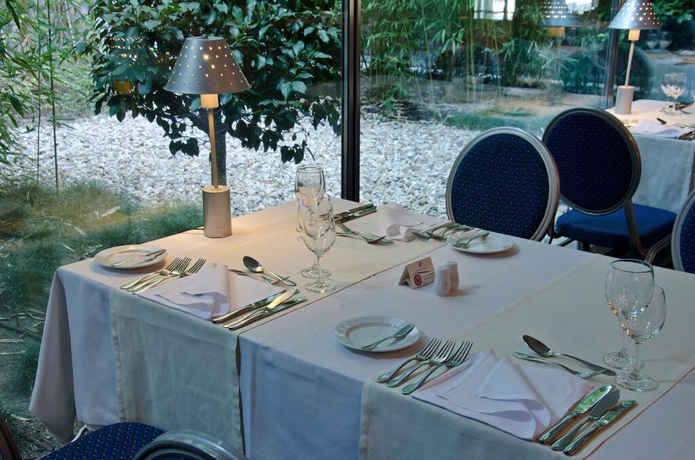 restaurant cafeteria