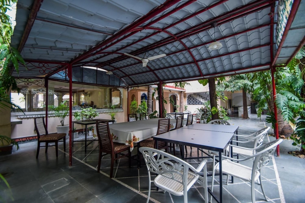 HOTEL RAJ PALACE 42/50