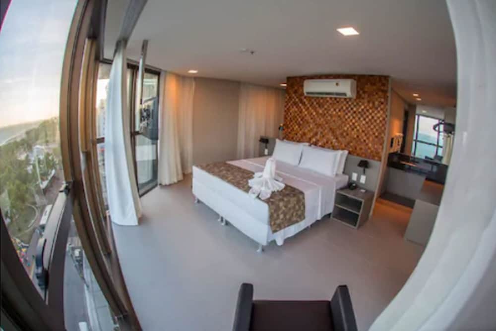 Acqua Suites 32/60
