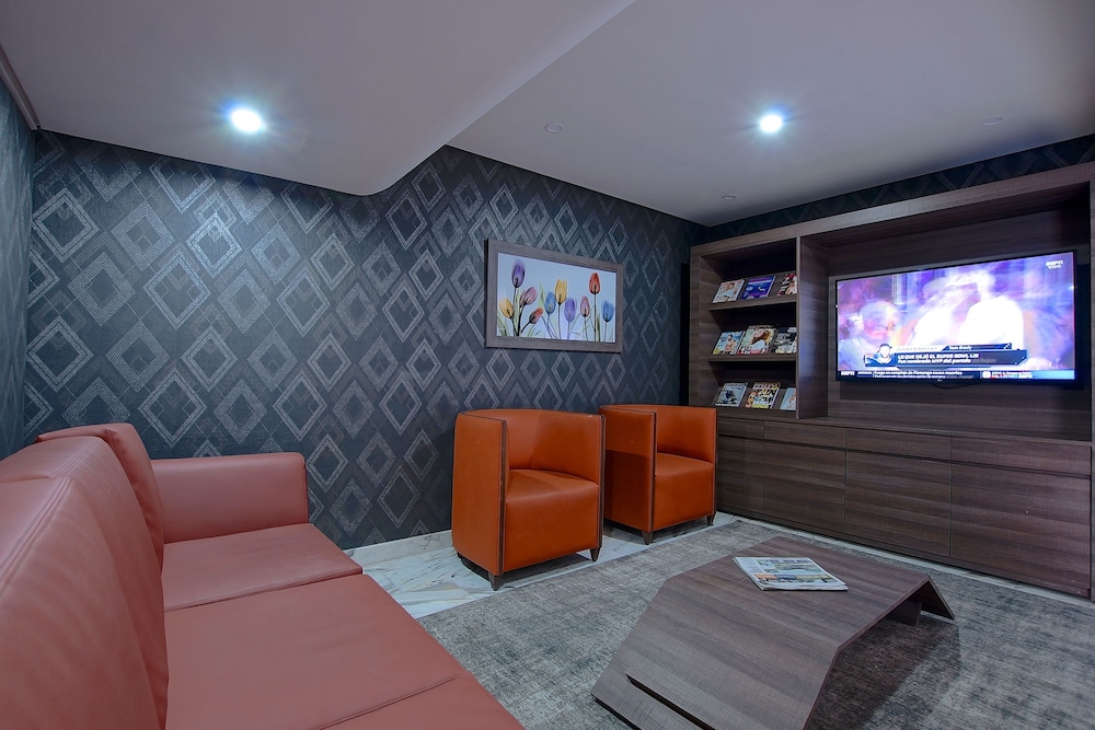 Econo Express Hotel 13/37