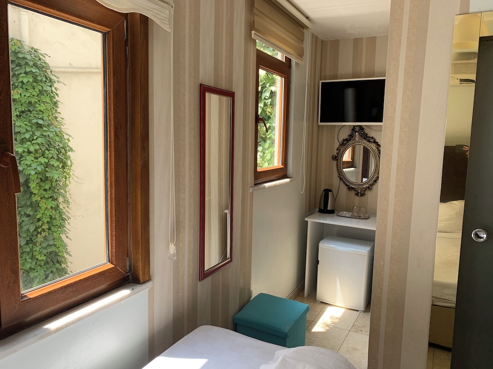 Omar Sultan Suites 12/33