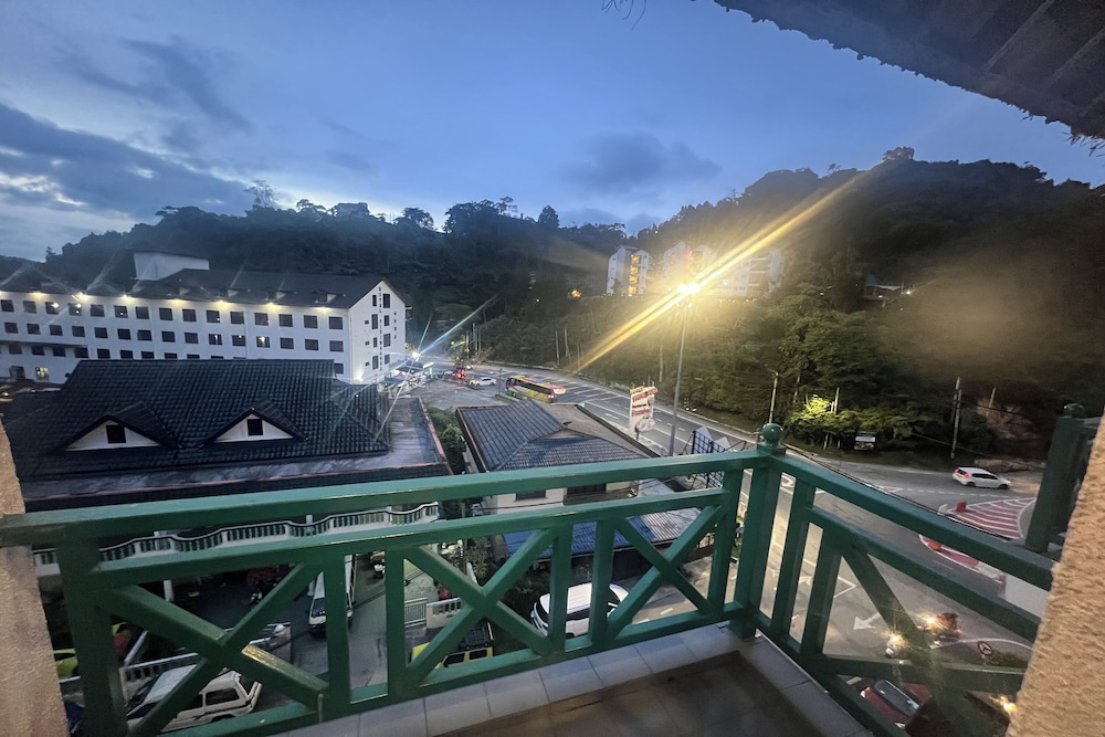 Iris House Hotel 62/65