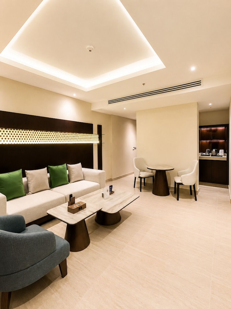 Ayan furnished units and Suites 32/50