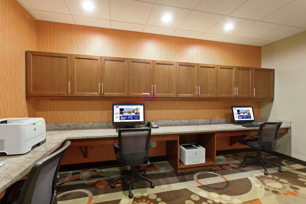 Hampton Inn and Suites Seattle-Airport/28th Ave 30/31