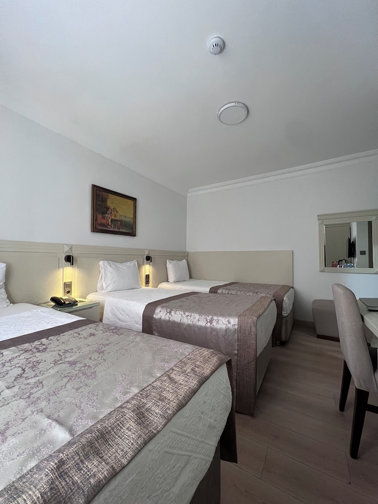 Gul Hotel 9/46