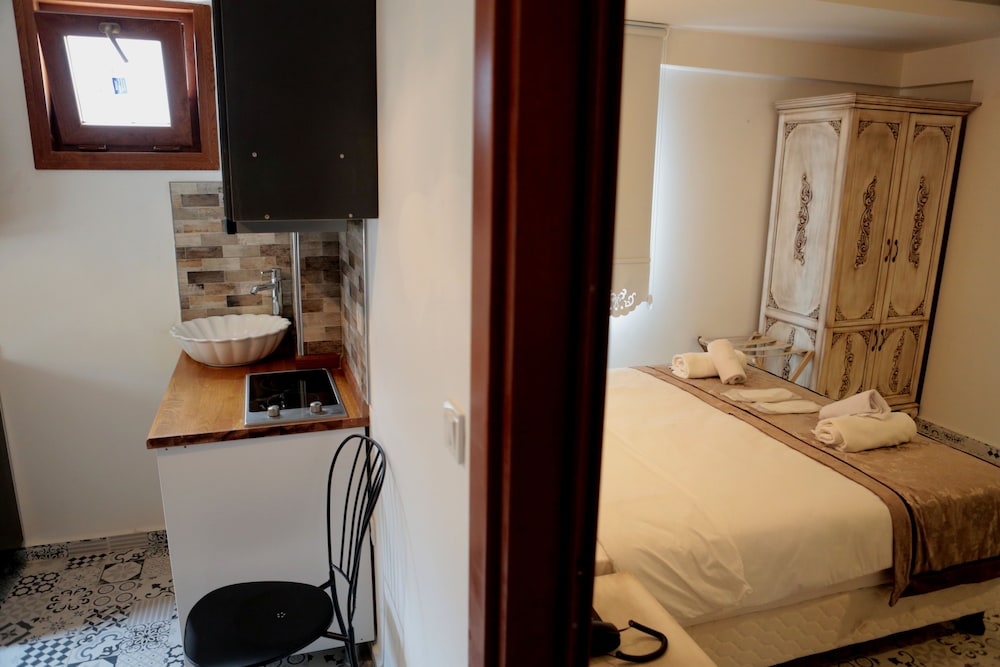 Oriella Hotel 25/40