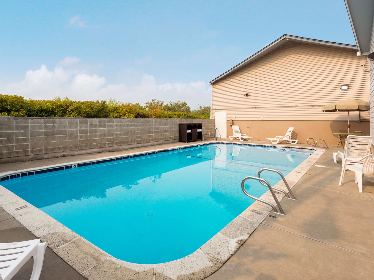 Red Lion Inn & Suites Grants Pass 1/10