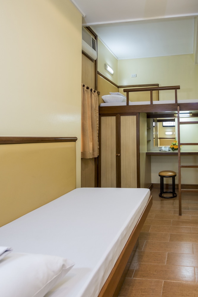 Kabayan Hotel Pasay 37/70