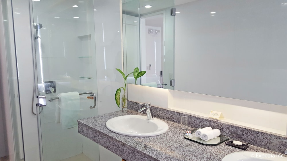 PonteFino Hotel & Residences 52/55