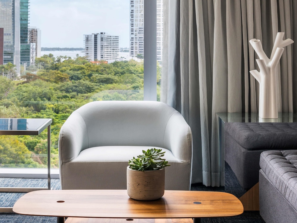 Novotel Miami Brickell 54/74