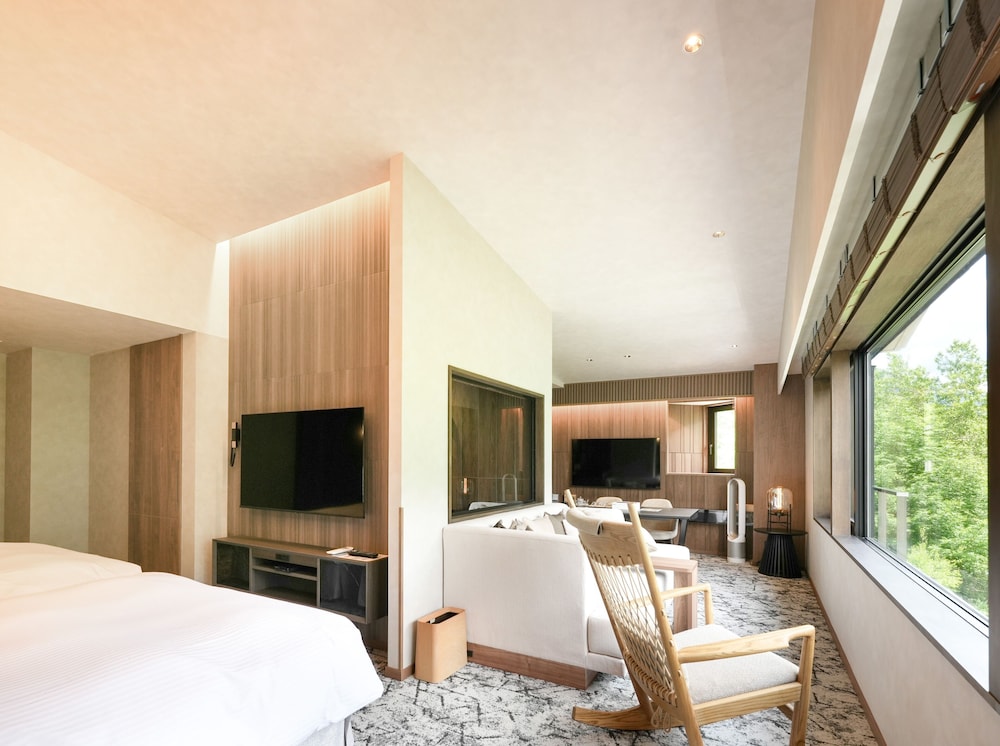 LUXURY, QUADRUPLE, RIVER VIEW