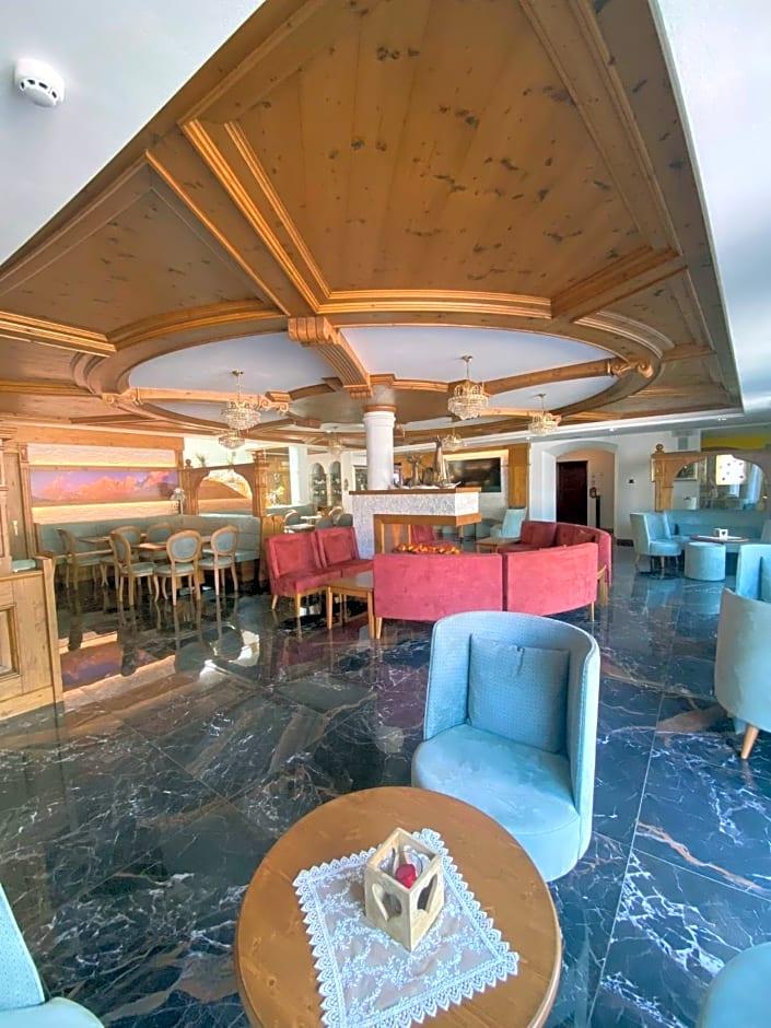 FAMILY HOTEL LA PERLA 37/53