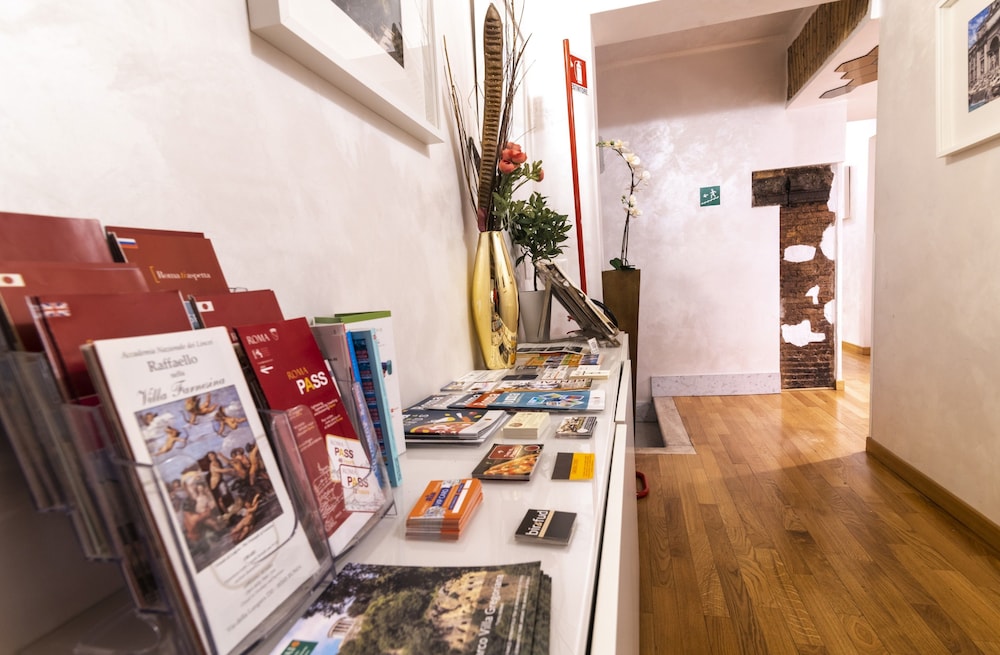 Dulcis Inn Pantheon 4/50