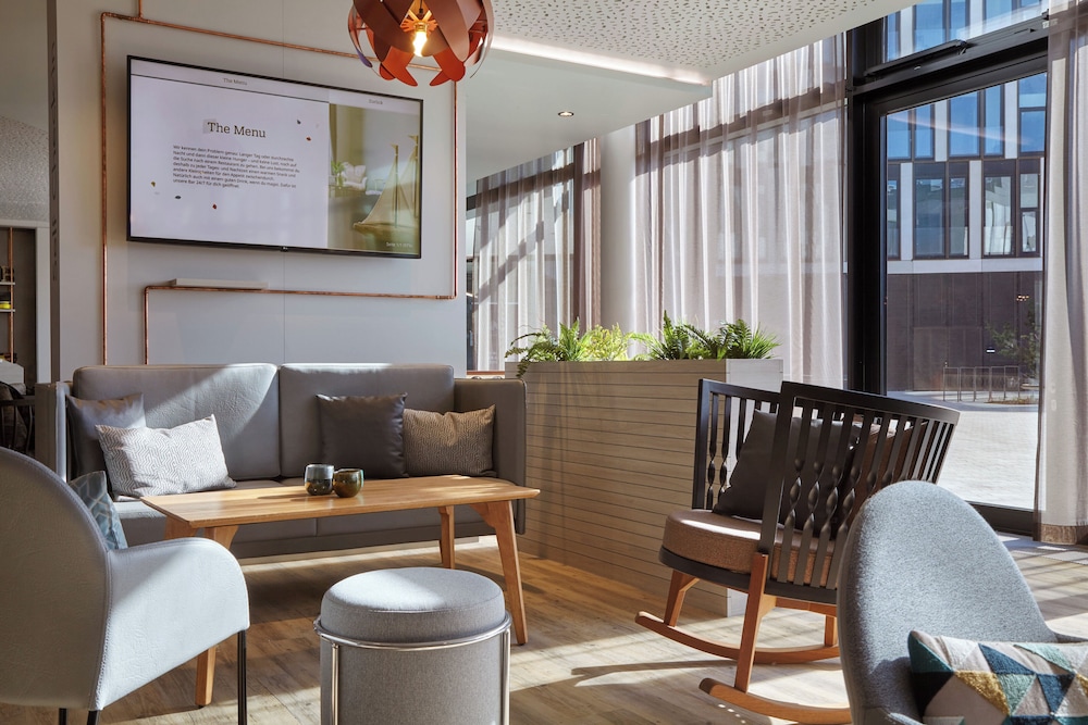Holiday Inn - the niu, Hub Dusseldorf Messe by IHG 60/73