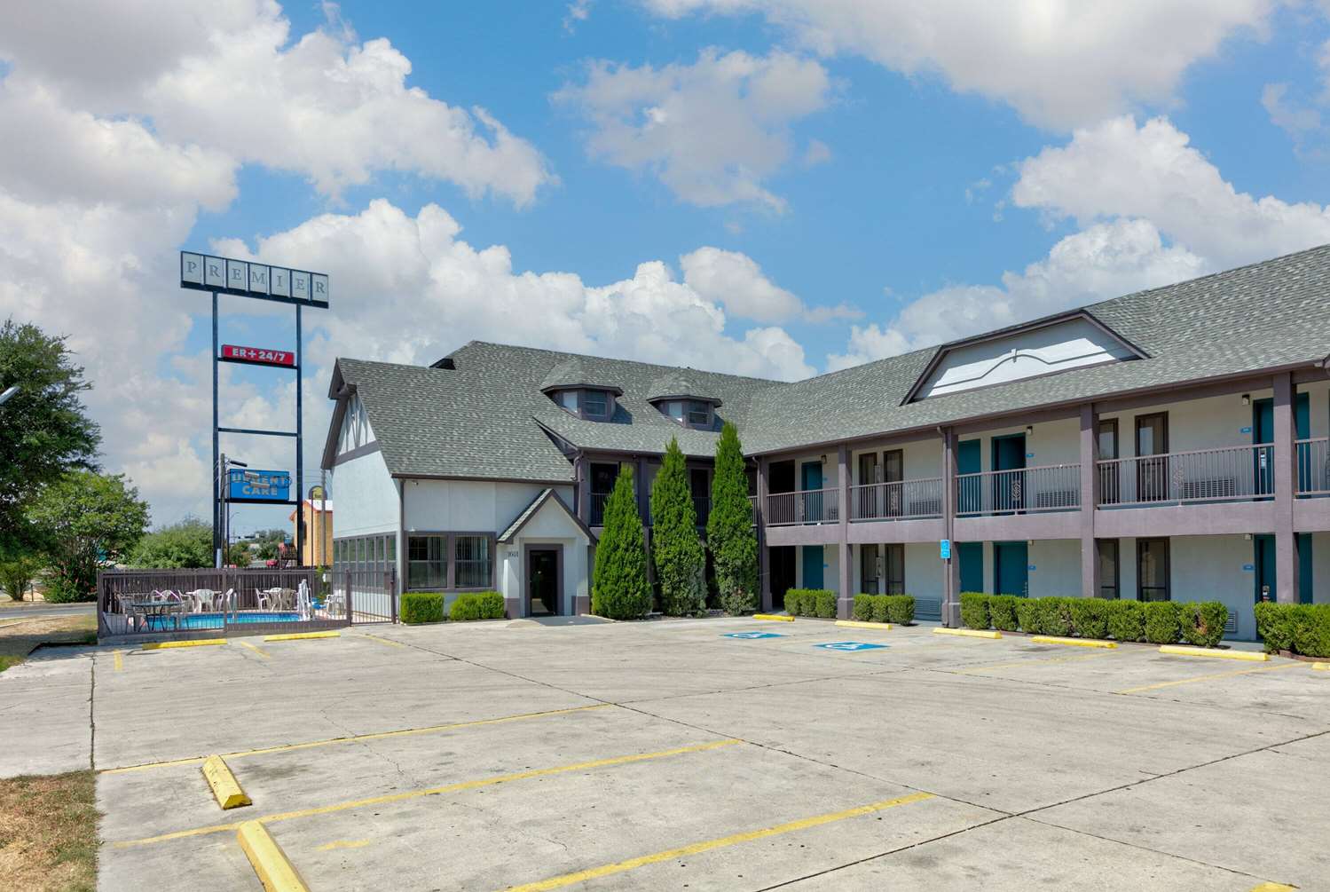 Howard Johnson by Wyndham San Marcos 34/43