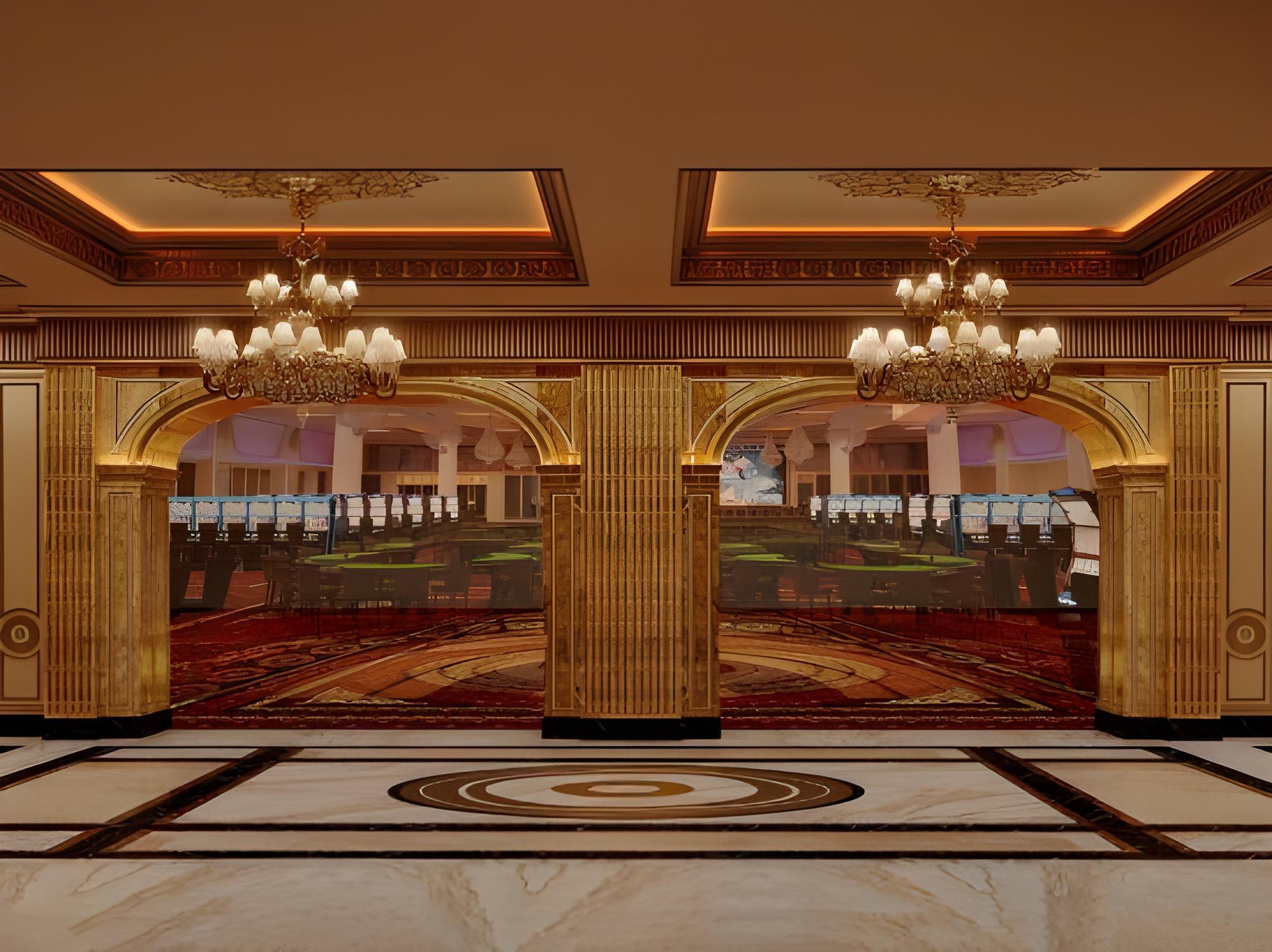 GoldenEye Hotel & Casino 5/30