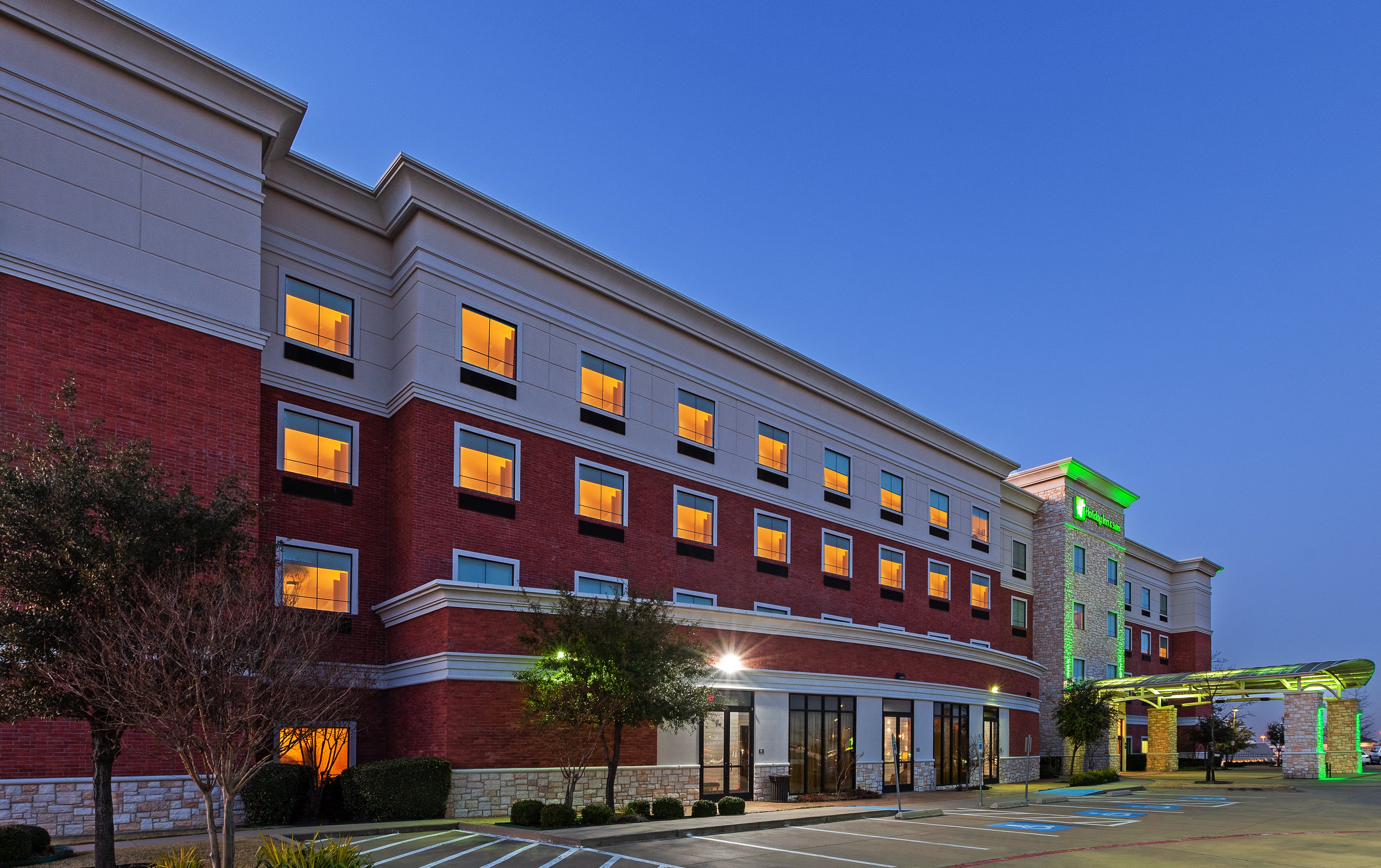 Holiday Inn & Suites McKinney - N Allen, an IHG Hotel 4/35