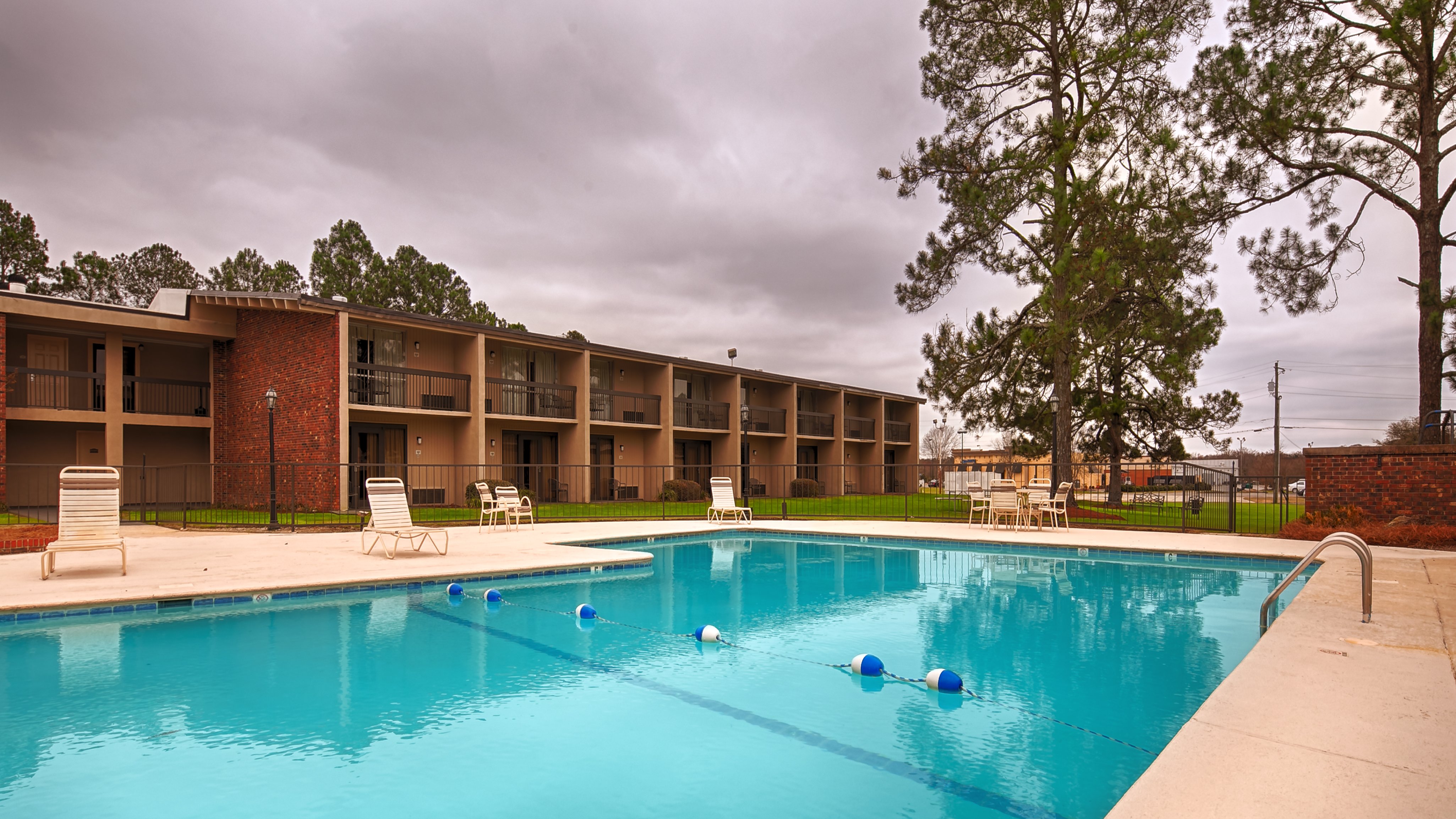 Best Western Colonial Inn 2/21