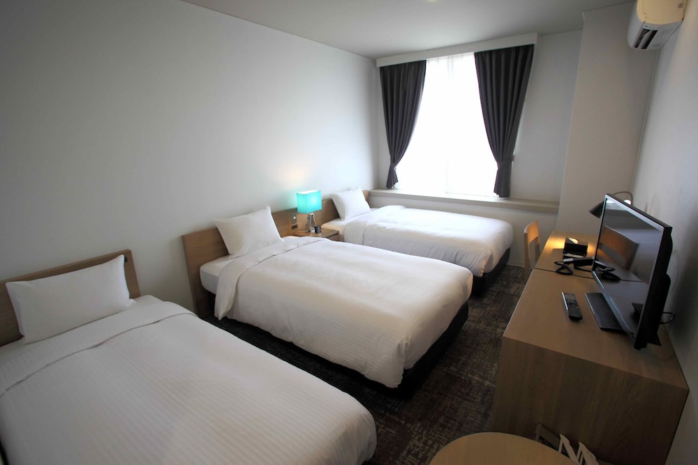 Hotel Emerald Isle Ishigakijima 12/26