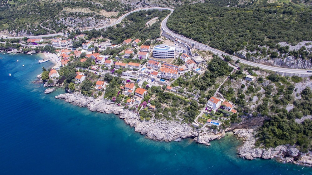 Villa Paradiso 2 1/37