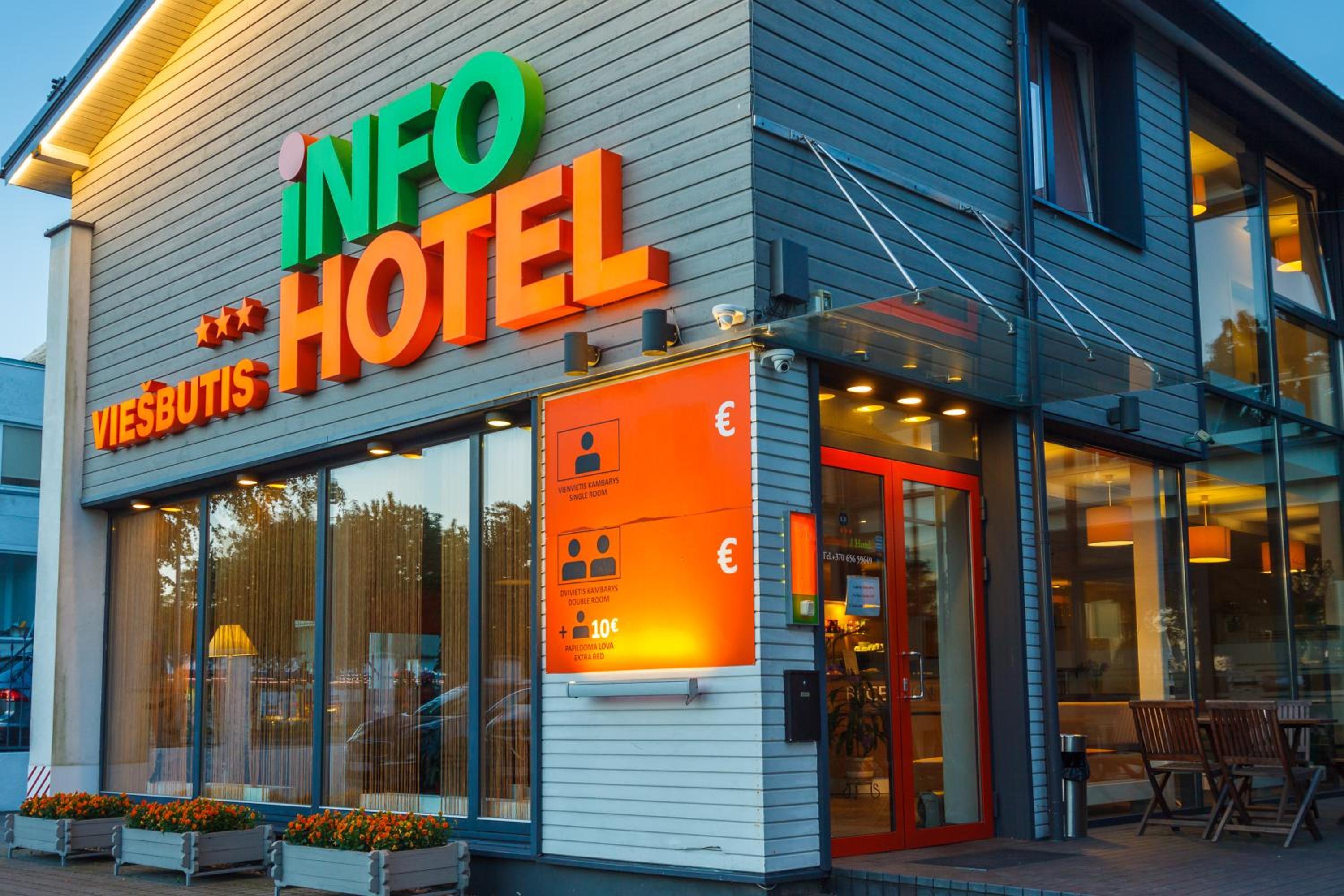 INFO HOTEL 2/50