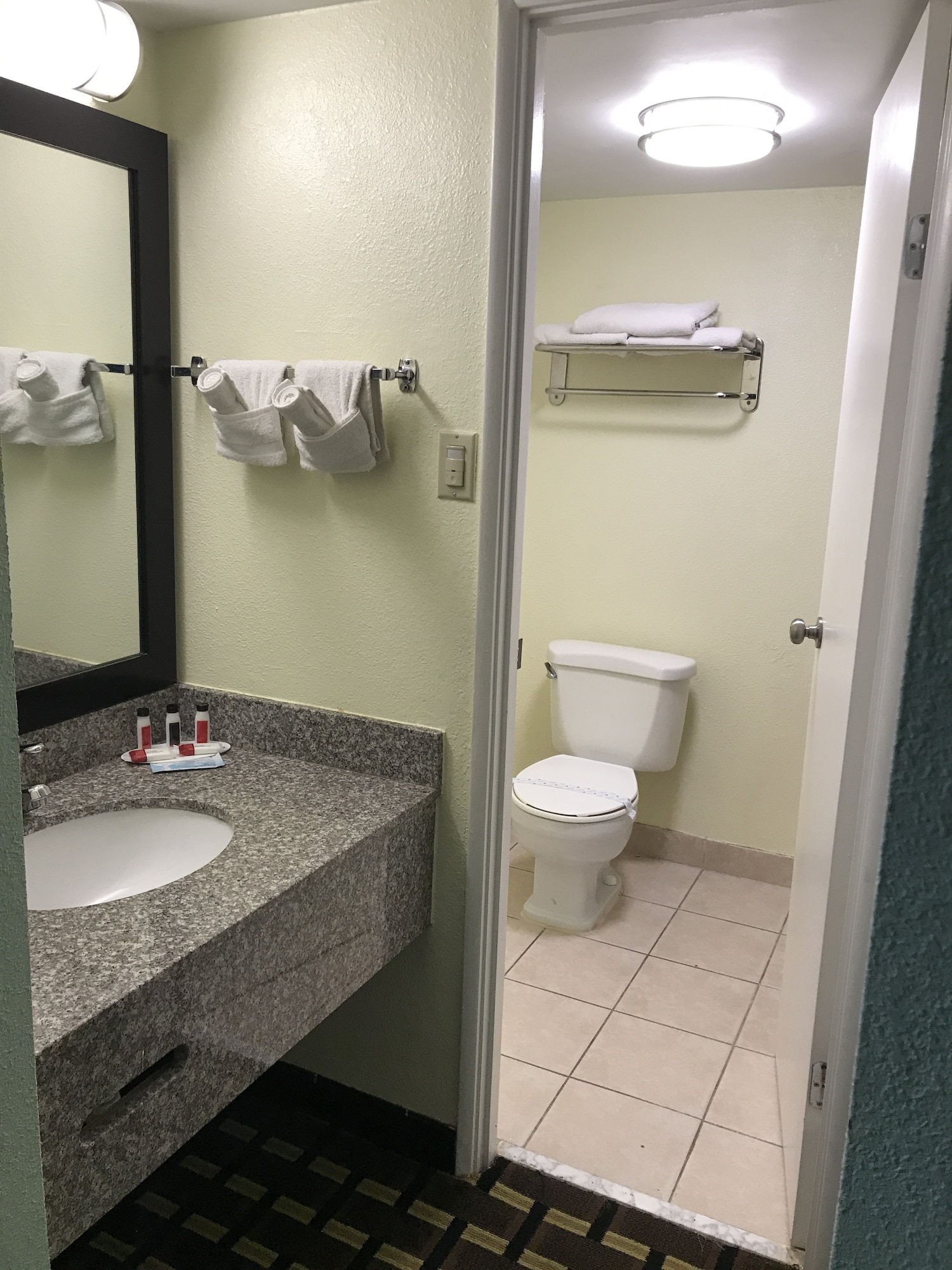 غرفة بسريرين كوين لذوي الإعاقة، Hotel Fort Wright Cincinnati Area 7/10
