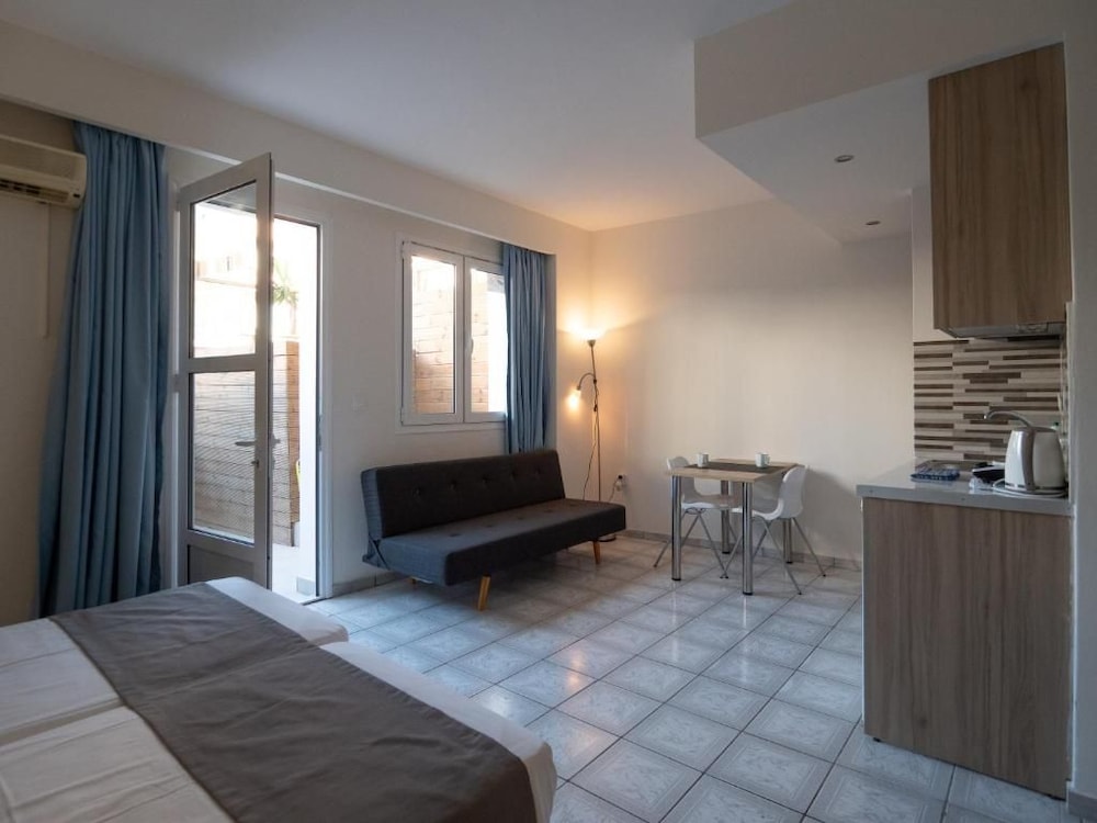Aristo Apartments 44/57