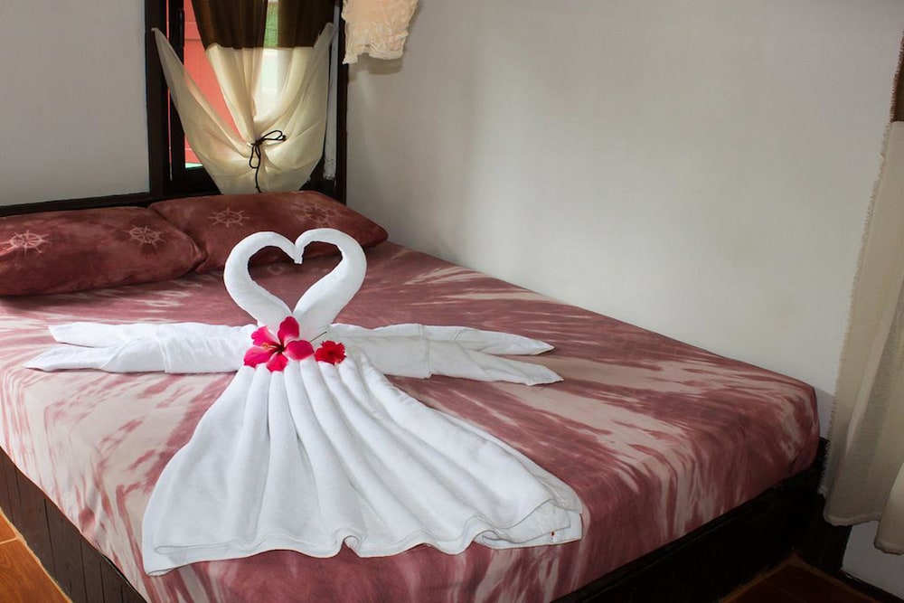 Leaf House Bungalow - Hostel 15/50