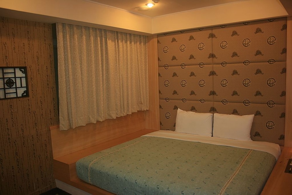 Warm Life Hotel 3/8