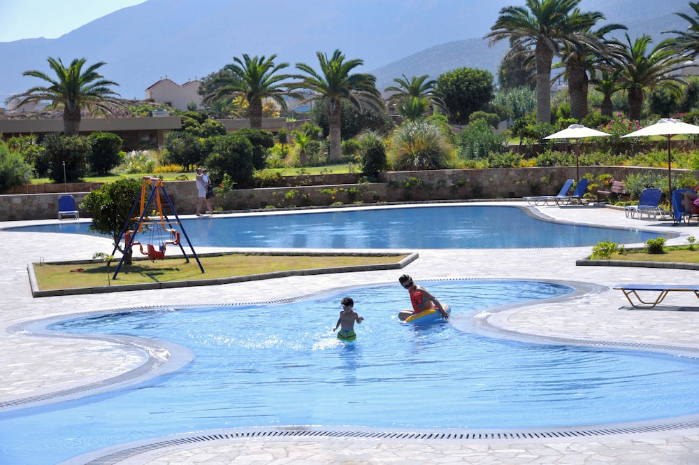 Kernos Beach Hotel and Bungalows 29/50