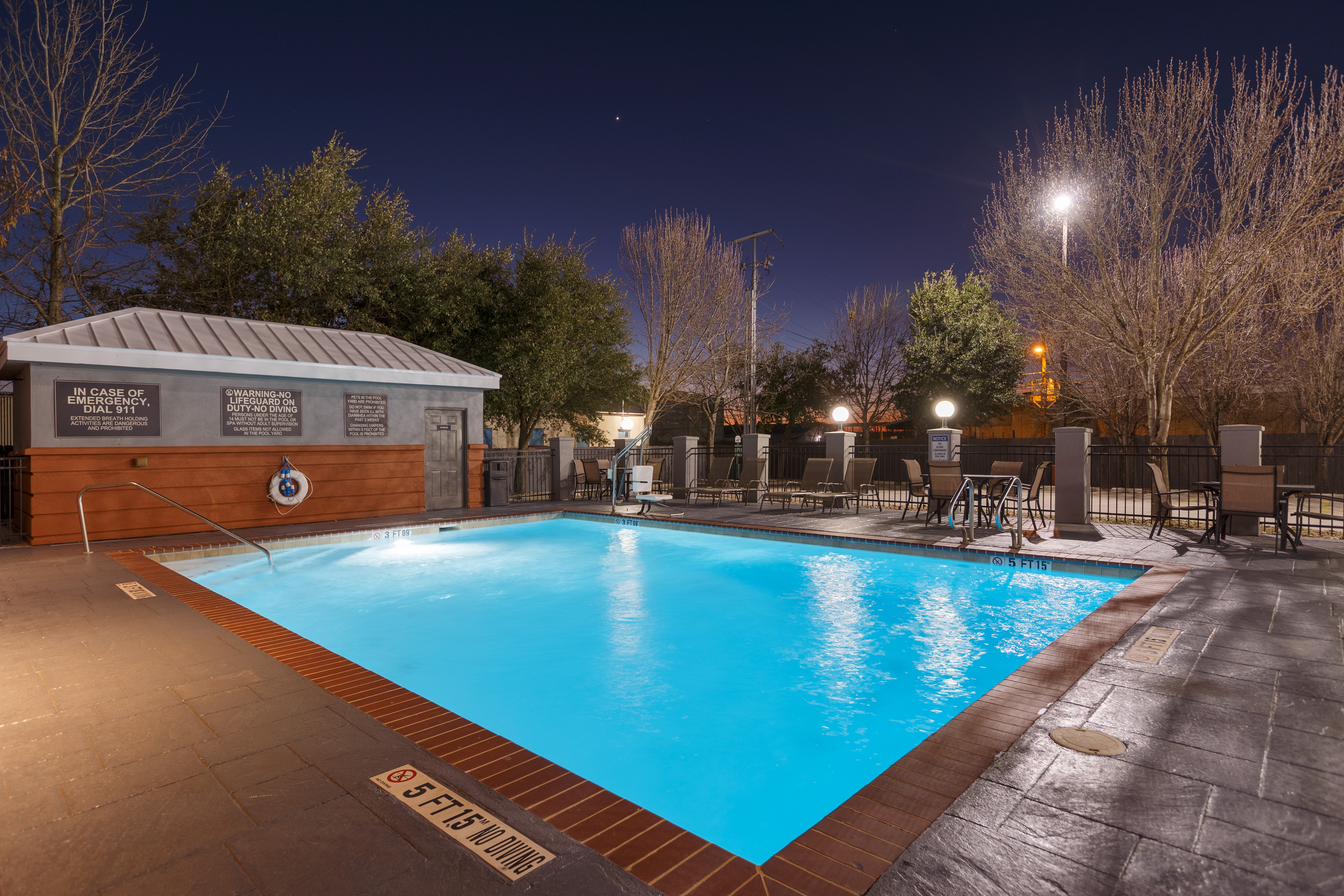 CANDLEWOOD SUITES SAN MARCOS 67/71