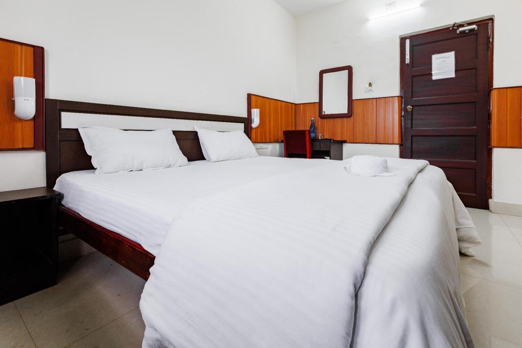 PAULSON PARK HOTEL 23/50