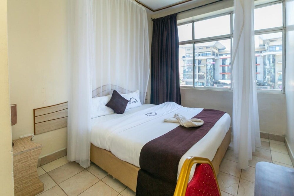 Fahari Triple Hotel 35/50