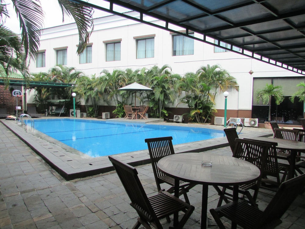 Grand Cikarang Hotel 49/50