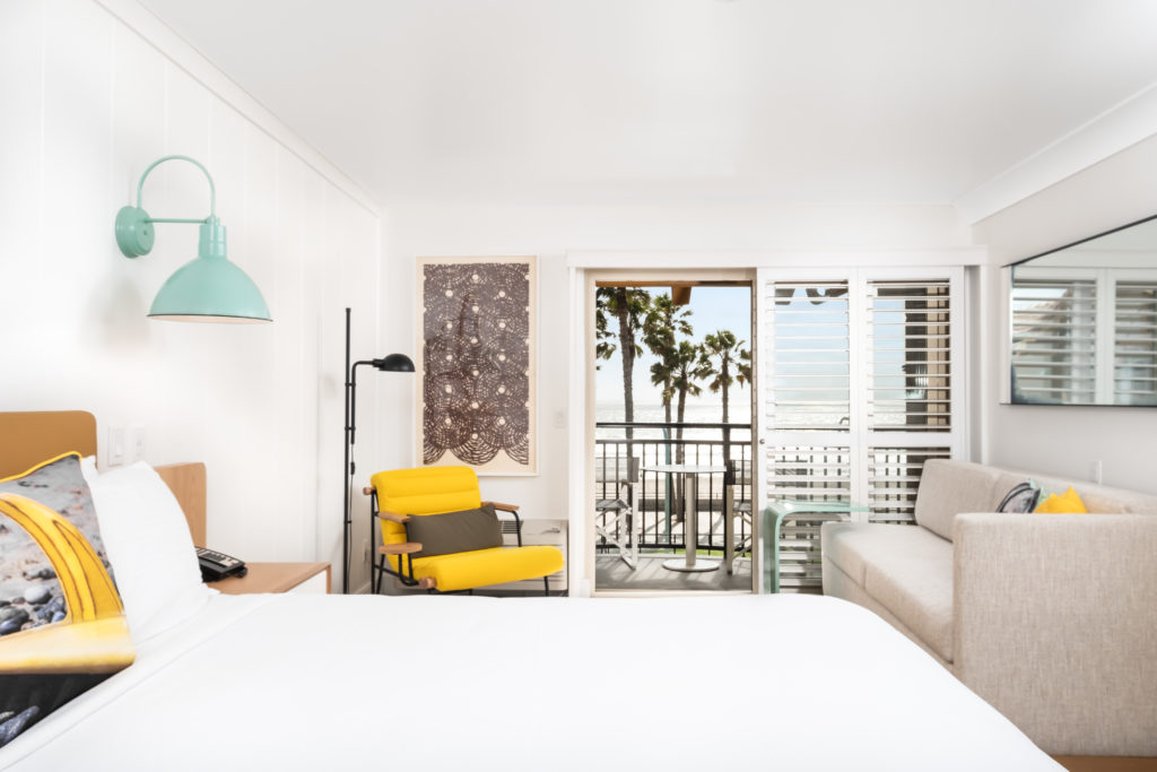 1 BEDROOM, STANDARD, SINGLE, OCEAN FRONT