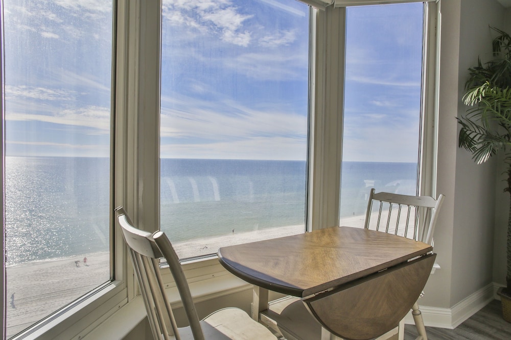 236 Emerald Beach Resort 62/80