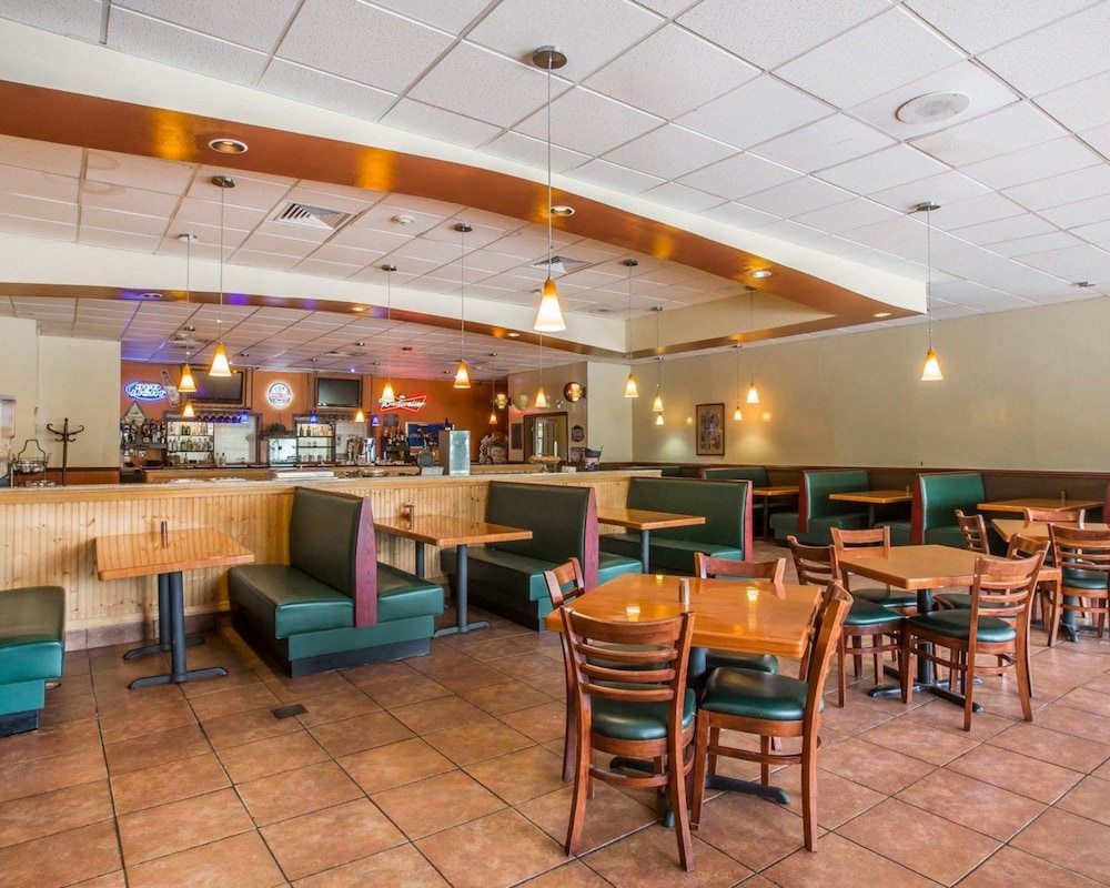 Quality Inn & Conference Center Brattleboro North 56/64