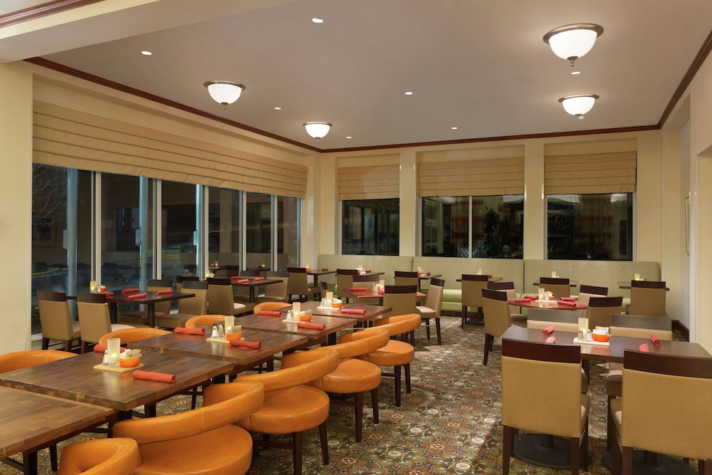 HILTON GARDEN INN FAIRFAX 39/61