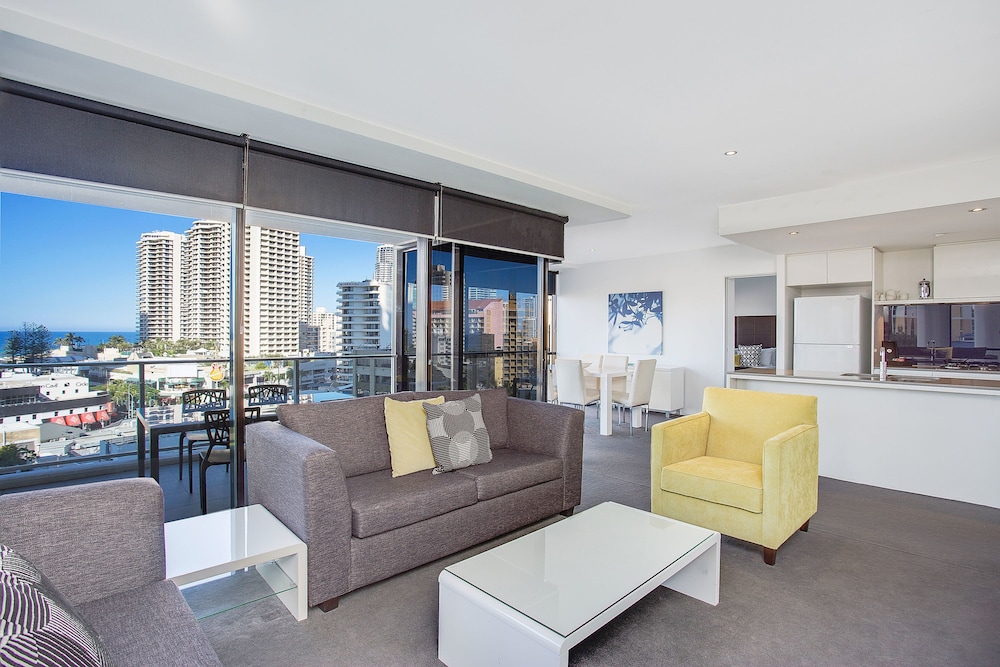 Mantra Circle on Cavill Surfers Paradise 32/50