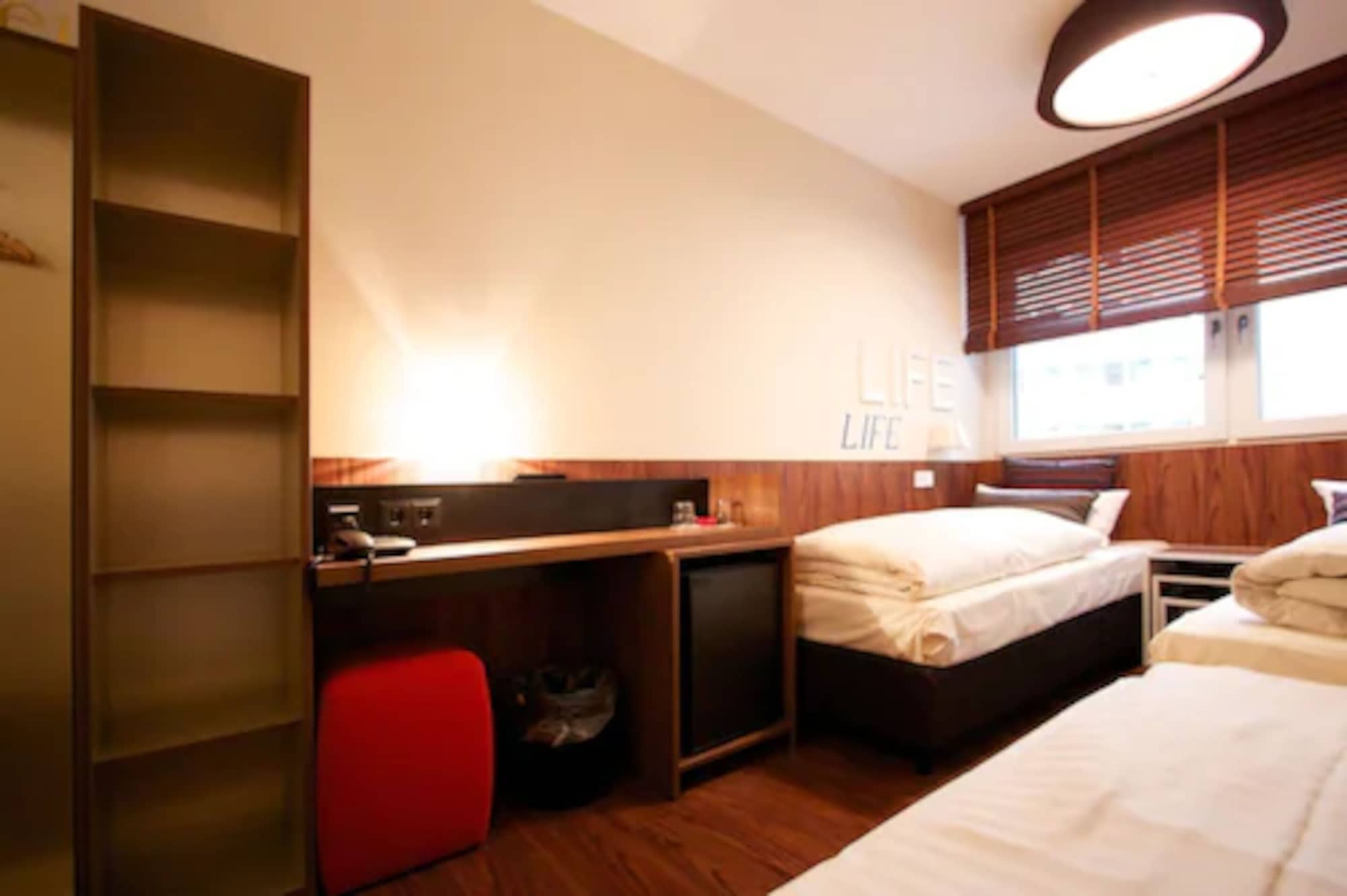 STANDARD, TWIN BEDS
