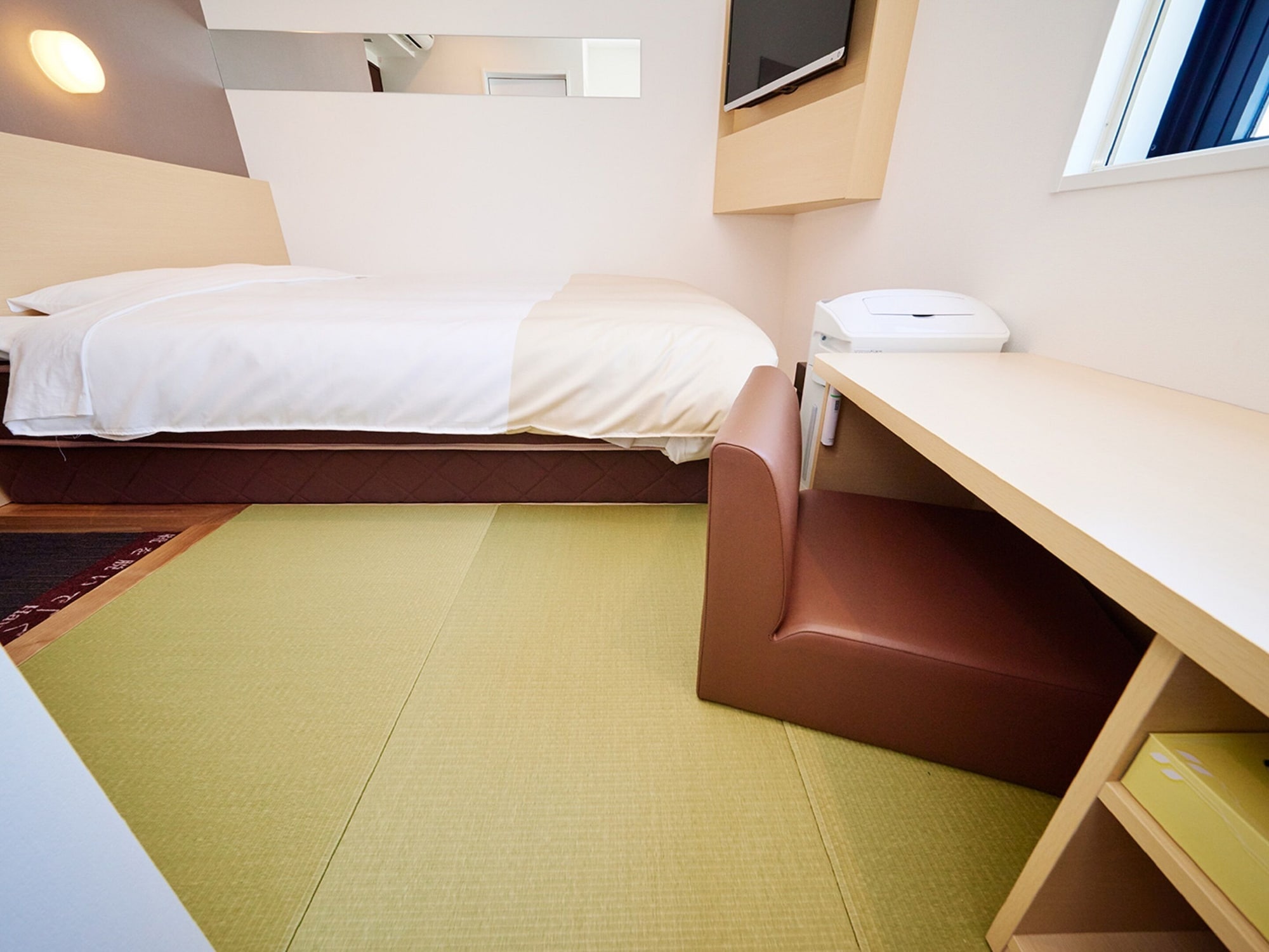 JAPANESE WESTERN, DOUBLE BED, HIGH FLOOR