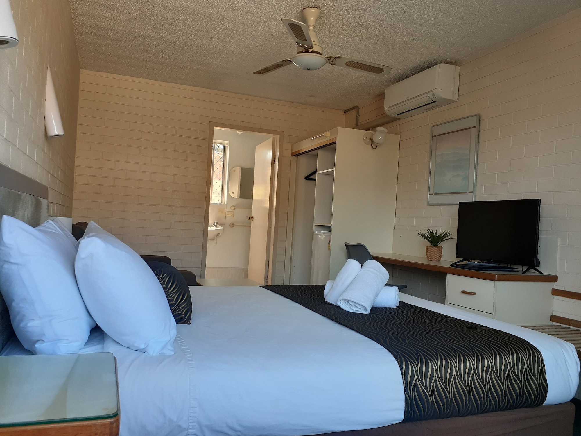 STANDARD, DOUBLE BED