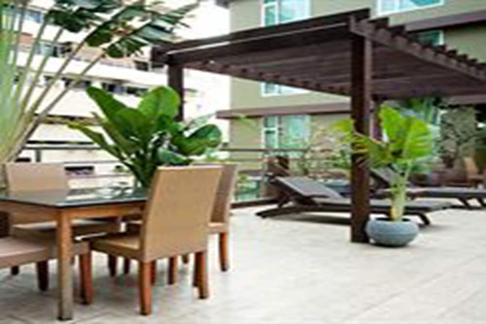 DYNASTY GRANDE HOTEL 36/45