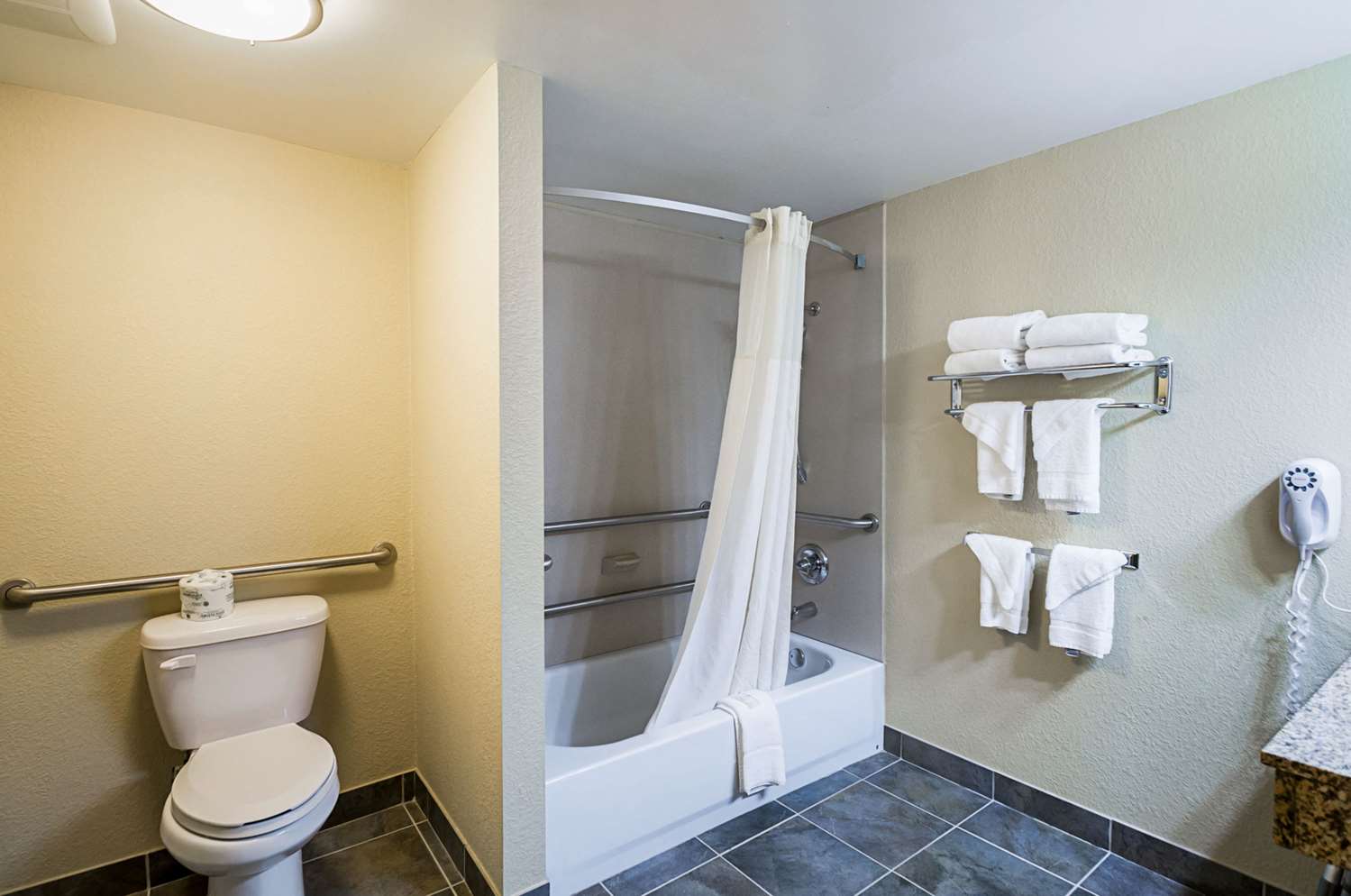 Quality Inn & Suites Hagerstown 35/35