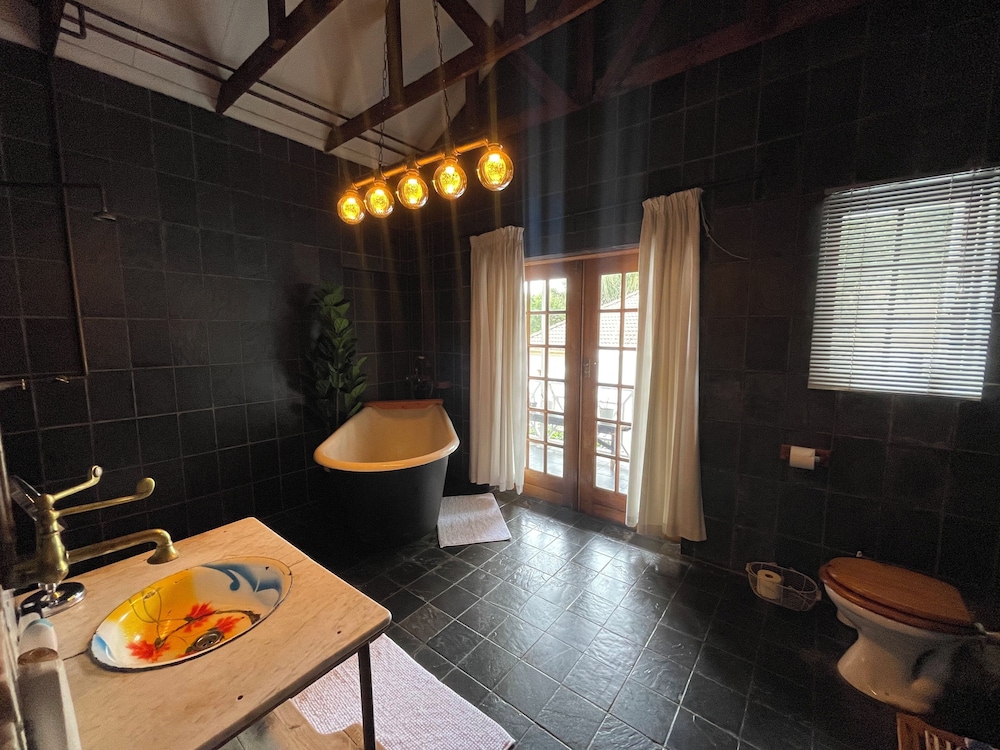 Sandton Farmhouse Executive B&B 28/38