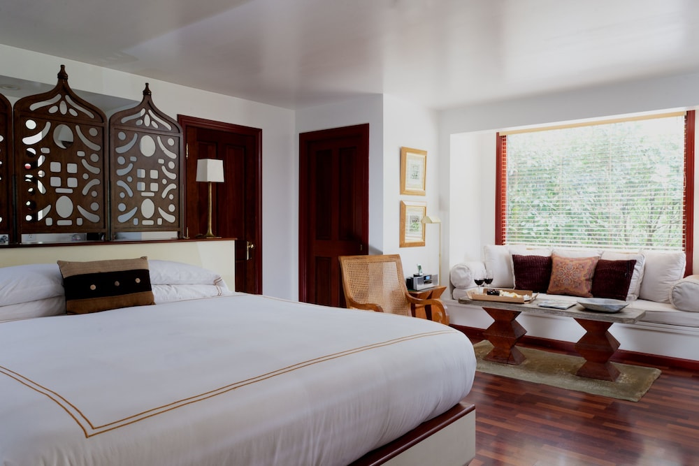 Gaige House A Four Sisters Inn 7/47