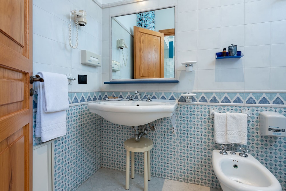 Hotel Mediterraneo 22/27