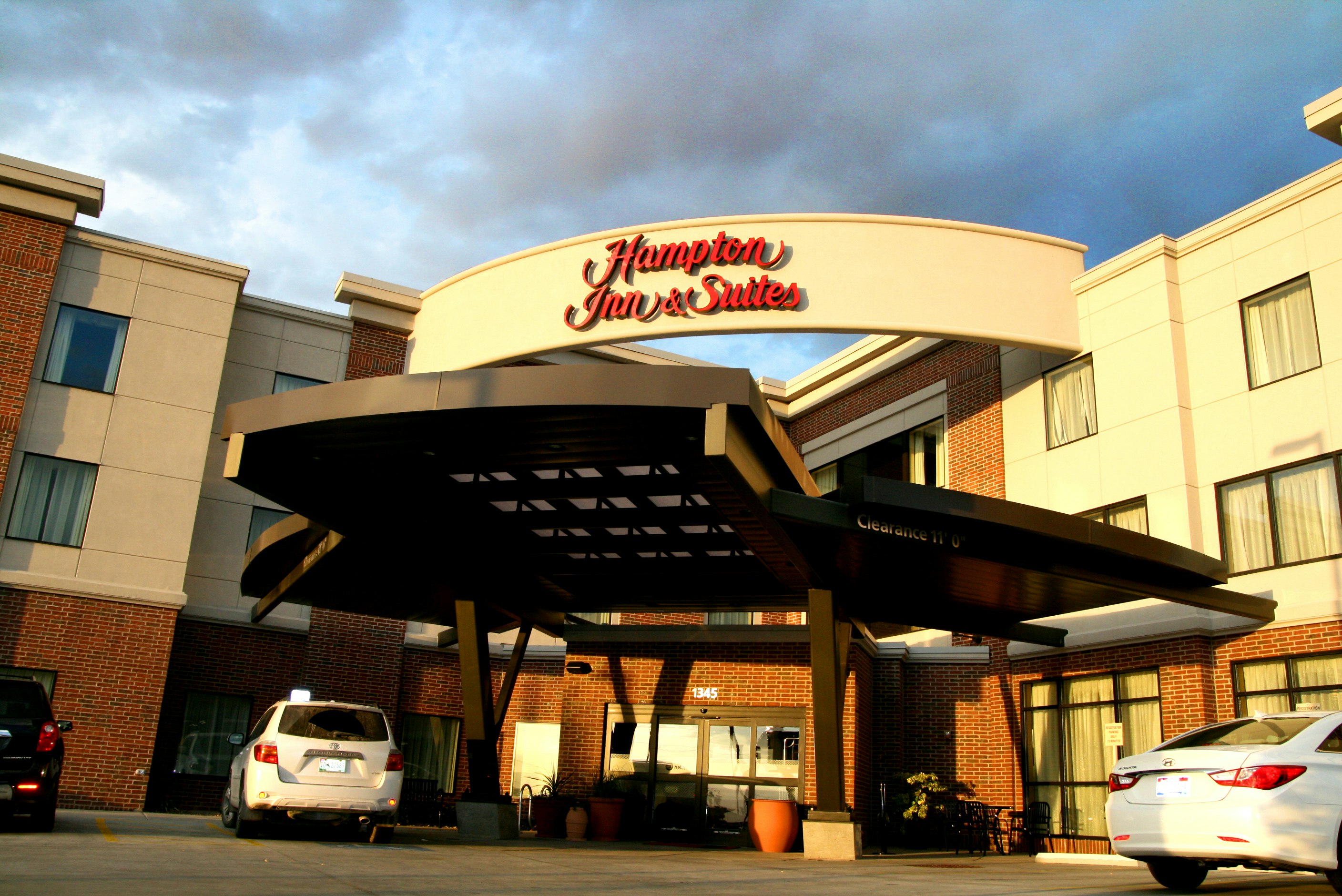 Hampton Inn and Suites Salt Lake City / Univ Foothill Dr UT 67/69