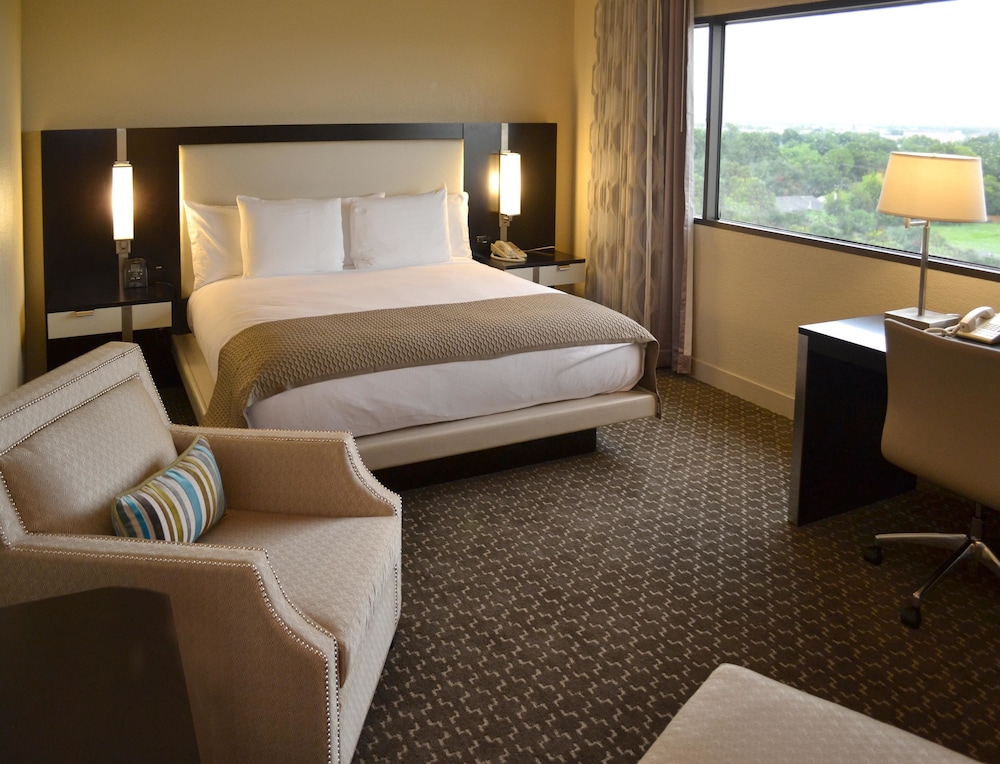 SUITE, KING BED, ALCOVE