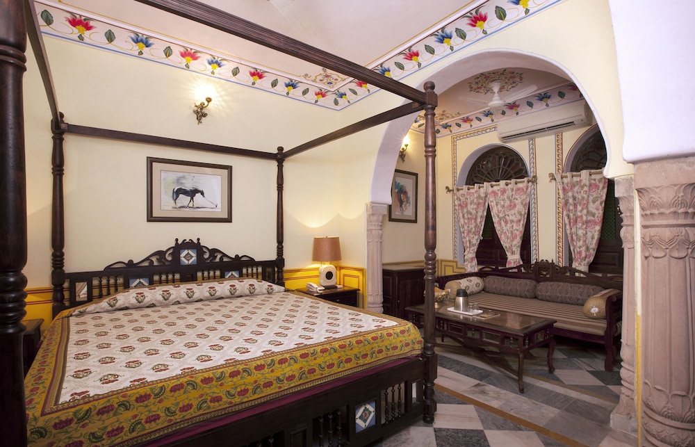 Bissau Palace 15/50